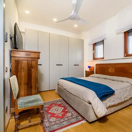 Estate4home- Casa Bella 公寓 *